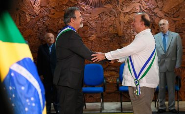 Al finalizar un encuentro de alto nivel que se realizó en el Comando Militar de Amazonía, en Manaos, los ministros de Defensa de Colombia y Brasil, Luis Carlos Villegas y Raul Jungmann, acordaron fortalcer los mecanismos de intercambio de inteligencia para combatir el crimen transnacional. Colprensa