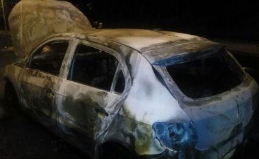 Para la jueza, el ataque fue premeditado y los presuntos taxistas idearon un plan para quemar el vehículo, concertándose en redes sociales. Cortesía