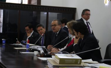 Fernando Carrillo Flórez, aseguró que el Ministerio Público tiene el “compromiso de ser garante de los acuerdos, el personero y vocero de los derechos de las víctimas”. Colprensa