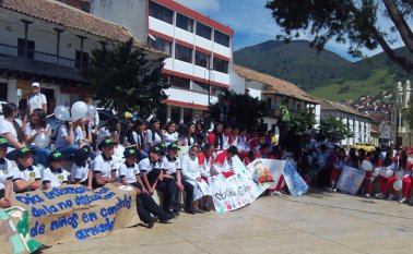 Los estudiantes se concentraron en el parque Águeda Gallardo de Pamplona. Roberto Ospino