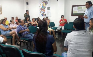 En el comando de Policía San Mateo se llevó a cabo el encuentro de los vecinos y comerciantes con la alcaldía y la Policía. Orlando Carvajal