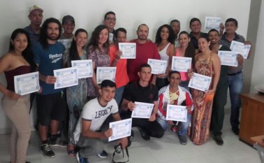 La Liga Nortesantandereana de Natación, con el apoyo de la Fecna llevó a cabo el taller de clavados para entrenadores y jueces. En la foto parte de los asistentes al curso. Cortesía