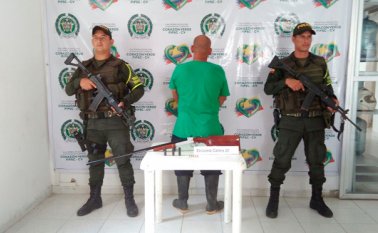 El detenido se transportaba en una camioneta blanca Toyota de placas venezolanas. Polícía Nacional