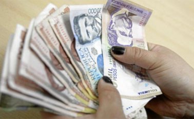 Entre la estructura de gastos fijos mensuales del hogar, se debe buscar la manera de bajarlos: mermar planes de telecomunicaciones (celular, televisión, internet). Colprensa