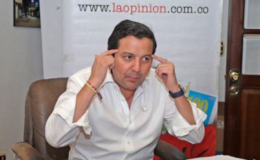David Luna, ministro de las Tecnologías de la Información y las Comunicaciones (TIC), dijo que se estudia la posibilidad de tener 300 zonas más de wifi gratis. Mario Caicedo