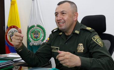 El coronel Yecid Arango asegura que al interior de las bandas criminales que delinquen en la ciudad hay fracturas y que con la captura de buena parte de sus integrantes, parece estarse dando una expansión de esos grupos en los barrios, con miras a ganar terreno en el negocio de las drogas. Mario Franco