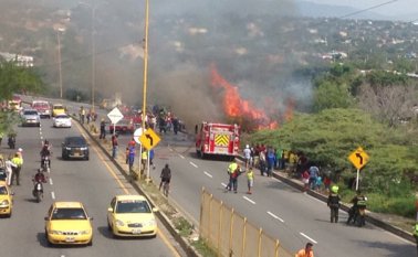 El incendio se presentó en la mañana de este martes. Cortesía