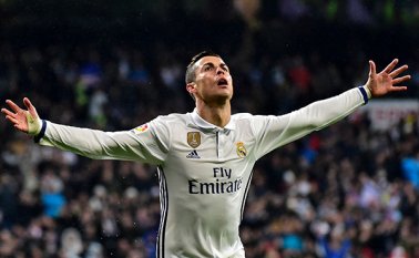 La vuelta de Cristiano y Bale podrían suponer un dilema para Zidane, cuyo equipo dio una excelente imagen el sábado en Liga en el campo del Eibar, con las buenas actuaciones de Karim Benzema y James Rodríguez. AFP