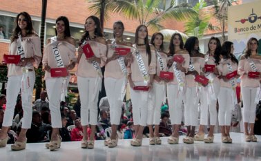 Las reinas se encontraron con todos los niños que son atendidos de manera gratuita en esta institución. Colprensa