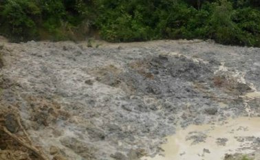 Uno de los puntos más afectados es la vereda La Camacha, donde se registra un deslizamiento en masa del terrero. Cortesía para La Opinión