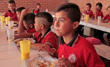 Estudiantes beneficiados con el PAE. Archivo