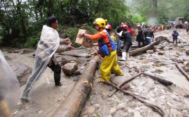 Unos 10 mil metros cúbicos de derrumbes se han removido de la vía que mantiene incomunicados a los habitantes de Río Chiquito y San Vicente de La Revancha, en el fronterizo municipio Junín. Eilyn Cardozo