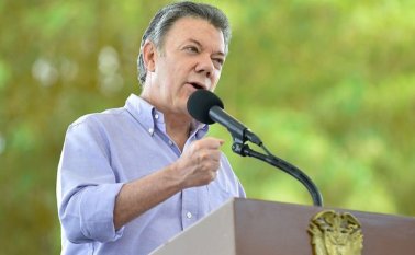 Santos aseguró que hay sectores que quieren desviar el camino hacia la paz. Colprensa