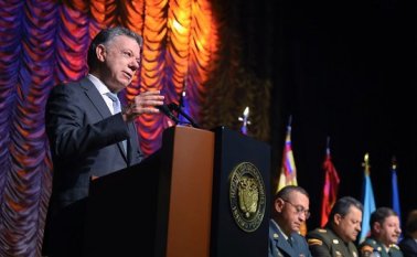 El presidente Juan Manuel Santos hablando a los militares. Colprensa