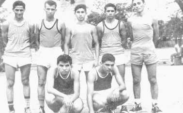 de izquierda a derecha, de pié: Jairo Hernández Pinto, Gotardo Pérez, Eduardo Ayala, Fernando Fuentes Arjona y Rodolfo Arámbula. Agachados: Eduardo Porras Maldonado y Ángel Corzo Labrador. Archivo