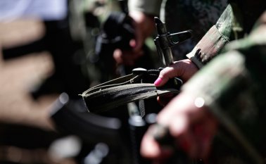 Entre los enjuiciados están los excomandantes Ely Mejía Mendoza o ‘Martín Sombra’, José Luis Pabón, Luis Carlos Chaparro y Jerónimo Aljure. Colprensa