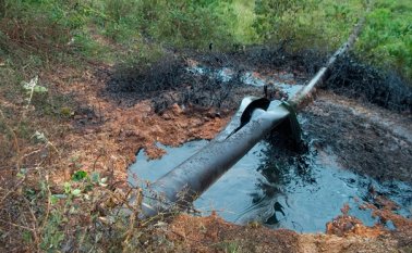 En lo que va de año, el país ha dejado de producir más de 900 mil barriles de petróleo por las 28 voladuras ocasionadas presuntamente el Eln contra el Caño Limón-Coveñas, Archivo