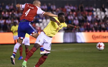La derrota de Ecuador de visitante frente a Paraguay prendió las alarmas en el seleccionado ecuatoriano a seis fechas de terminar las eliminatorias. El equipo entró en curva y ve cómo los ahorros de las primeras jornadas se le van acabando. AFP