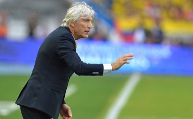 El técnico argentino fue duramente criticado por un sector de la prensa deportiva después del partido contra Bolivia. AFP