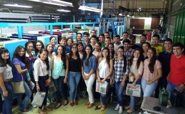 Este medio de comunicación recibió a jóvenes de la Udes (en la foto) y a niños del Colegio Camilo Torres Zona Rural. Giovanny Rojas