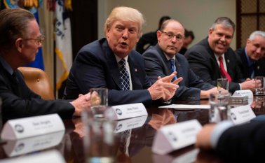 La Casa Blanca presentó los documentos al Congreso en medio de las negociaciones por un proyecto que evitaría el cierre parcial del gobierno a fines de abril.  AFP