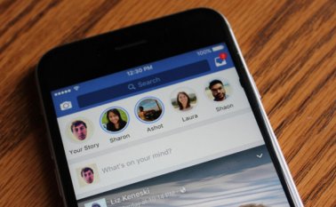 Las otras propiedades de Facebook similares a Snapchat son filtros y animaciones que pueden ser añadidos a las imágenes, y otra de "historias". Internet