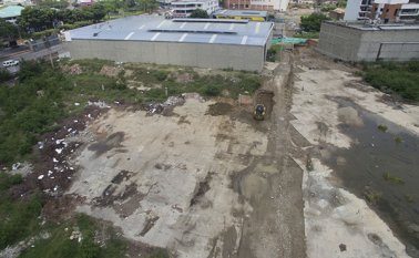 Obras de apertura de la prolongación de la calle 12, entre avenidas 5E y 6E del barrio La Riviera. Juan Pablo Cohen