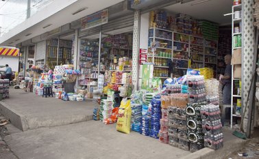 Mercancía del sector de la moda, alimentos e hidrocarburos, fueron los productos con mayores aprehensiones en 2015. Archivo