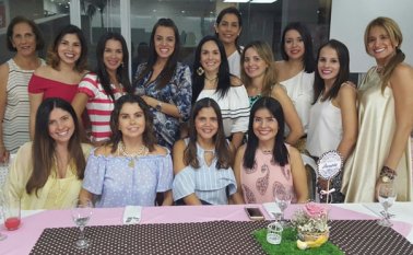 Norma Hernández, Jeaneth Jaramillo, Erika Niño, Laura Sandoval, Diana Díaz, María Constanza Arteaga, Yaquelin Lizcano, Pilar Gutiérrez, Laura Amado y Andrea Barrera. Sentadas: Liza Canal, Andrea Mendoza, María Angélica Hernández y Maritza Rodríguez. 
 Cortesía
