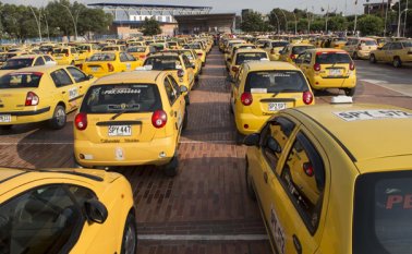 El gremio de empresarios de taxi se mostró alarmado por la cantidad de taxis que se llevan contados en el censo que adelanta el Área Metropolitana. Juan Pablo Cohen