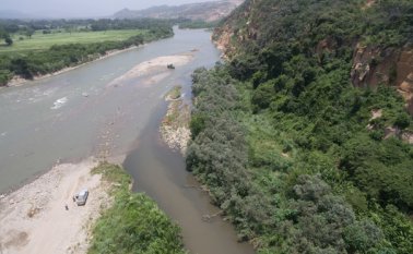 En la unión del río Zulia y la quebrada La Tonchalera se da uno de los peores casos de contaminación por vertimiento de aguas residuales, provenientes de la minería y proyectos urbanos. Juan Pablo Cohen