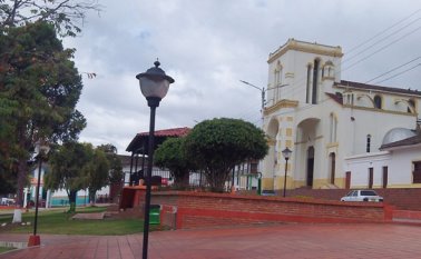 Las obras que se adelantarán este año en el municipio fueron dadas a conocer por el alcalde Fredy Quintero Mogollón. Una de ellas contempla la intervención del atrio frente a la iglesia. Roberto Ospino