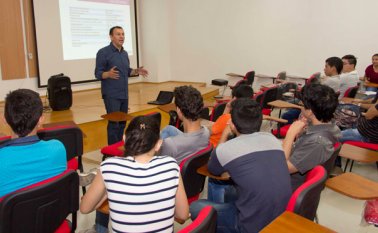 Los puntos Vive Digital de la ciudad están autorizados para apoyar a todos los que tengan ideas de contenidos digitales. Alfredo Estévez