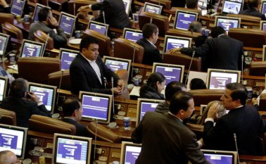 El mecanismo legislativo especial, mediante el cual se están aprobando los proyectos del acuerdo de paz, tiene vigencia hasta el próximo primero de mayo. Colprensa