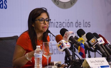 La ministra también criticó a los gobiernos de México y Brasil, considerados los principales promotores del debate sobre Venezuela en foros internacionales como la OEA y el Mercosur. AFP