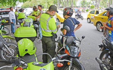 Durante las dos veces que vino el Grupo Élite de la Agencia Nacional de Seguridad Vial a Cúcuta, el número de comparendos por infracciones a las normas de tránsito se incrementó 500%. Archivo