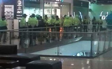 La Policía Metropolitana de Bogotá atiende la situación. Twitter