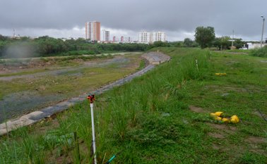 La margen derecha que destruyó la creciente del río Pamplonita en la ola invernal de 2012, ahora luce así después de su recuperación. César Obando