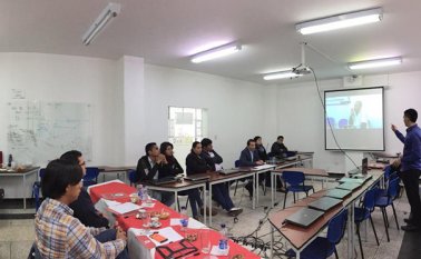 El biólogo Camilo Olarte Quiñonez expuso el trabajo investigativo de su tesis de Maestría en Ingeniería Ambiental. Cortesía