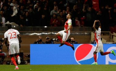 El colombiano Radamel Falcao anotó el segundo gol de su equipo al minuto 17. AFP