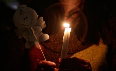 La pequeña ingresó al hospital con un trauma craneoencefálico, heridas en pecho y espalda, amputación de la punta del dedo anular izquierdo, entre otros daños, y evidencias de haber sido abusada. Colprensa