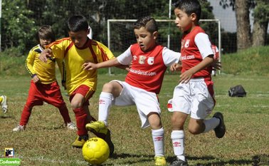 A partir del próximo domingo Independiente Santa Fe pone en funcionamiento su nueva escuela de formación deportiva en Cúcuta. Cortesía