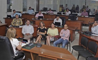 Solo cuatro de los 15 candidatos a contralor se hicieron presentes, ayer, en el salón de sesiones del Concejo, para la elección en la que se impuso Blanca Cruz González, con 15 votos. Mario Caicedo