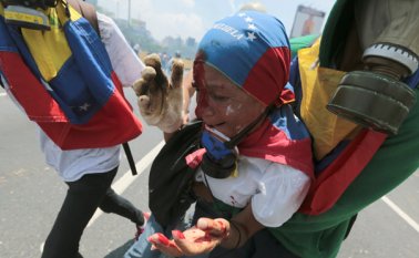 El Parlamento Europeo insta además al gobierno venezolano a liberar a los presos políticos, como ya pidieron en junio de 2016 en otra resolución. AFP