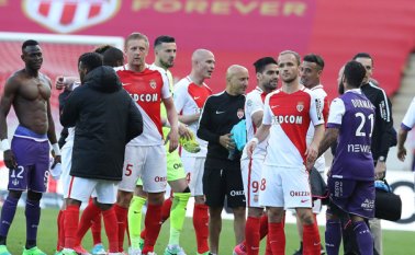 Mónaco sigue de líder provisional en Francia. AFP