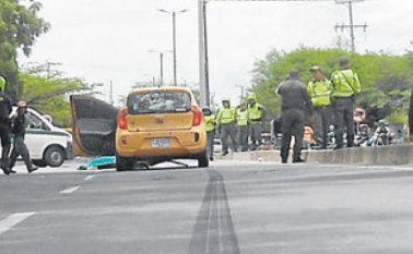 Esta fue la huella de frenado que dejó el automotor. Hugo González