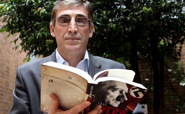 Abel Basti, periodista e investigador argentino sobre la presencia de Hitler en América Latina. Colprensa