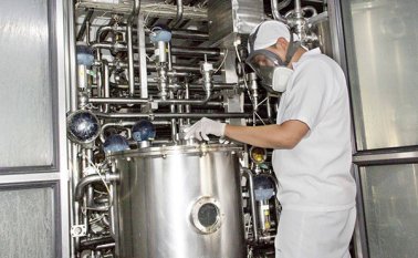 La reducción de dos horas en la jornada diurna causaría un incremento del 1,5% en el pago de las nóminas de las empresas. Archivo