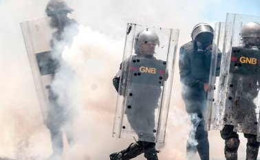 Varias versiones señalan descontento en las Fuerzas Militares por la represión a las protestas en contra del gobierno. AFP