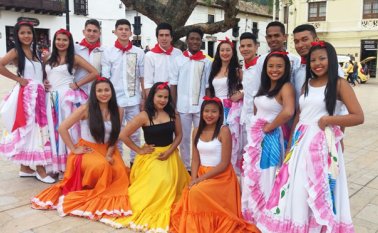 El festival de la multiculturalidad es el evento creado en el Iser para facilitar la integración de los estudiantes por medio de danzas y manifestaciones artísticas. Roberto Ospino